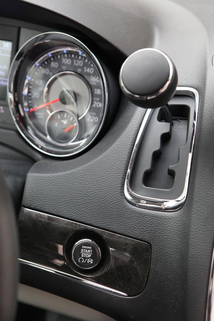  Lancia Voyager 2011 года  (фото 59 из 66)
